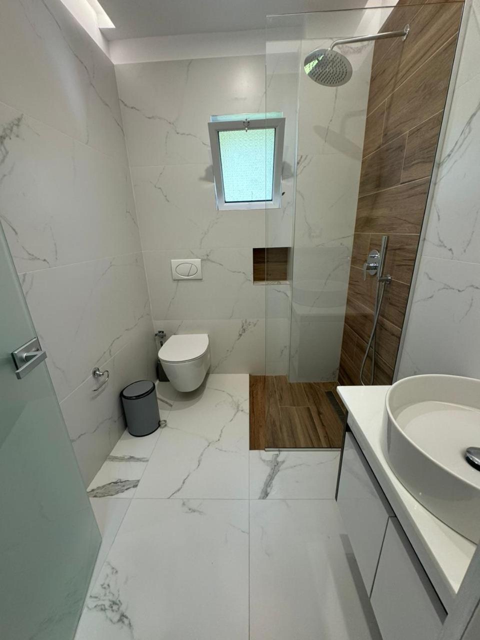 Apartament Hermes *